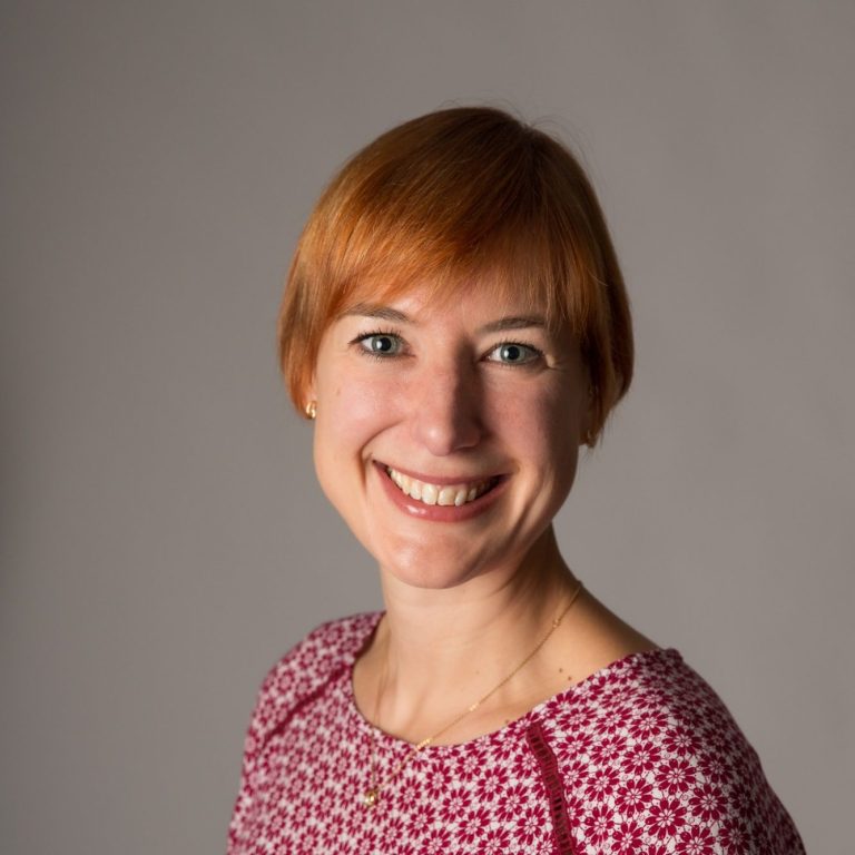 Rebecca Mattsson erbjuder personliga privatlektioner i olika språk anpassade efter ditt schema.